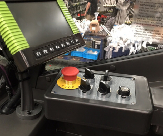 Emergency stop push button switch for industrial